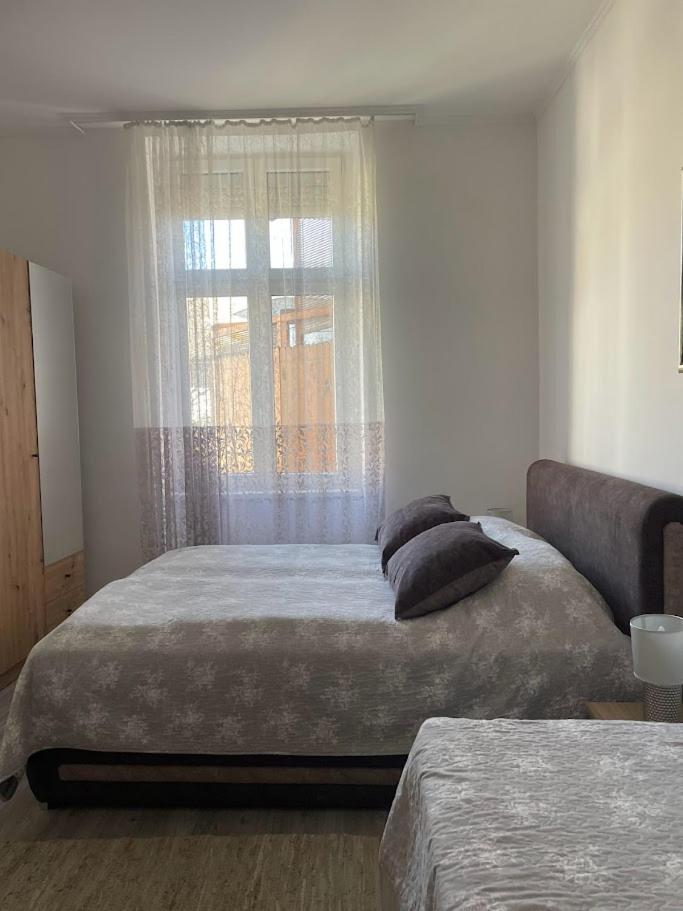 Apartment Milijana Subotica Exteriör bild