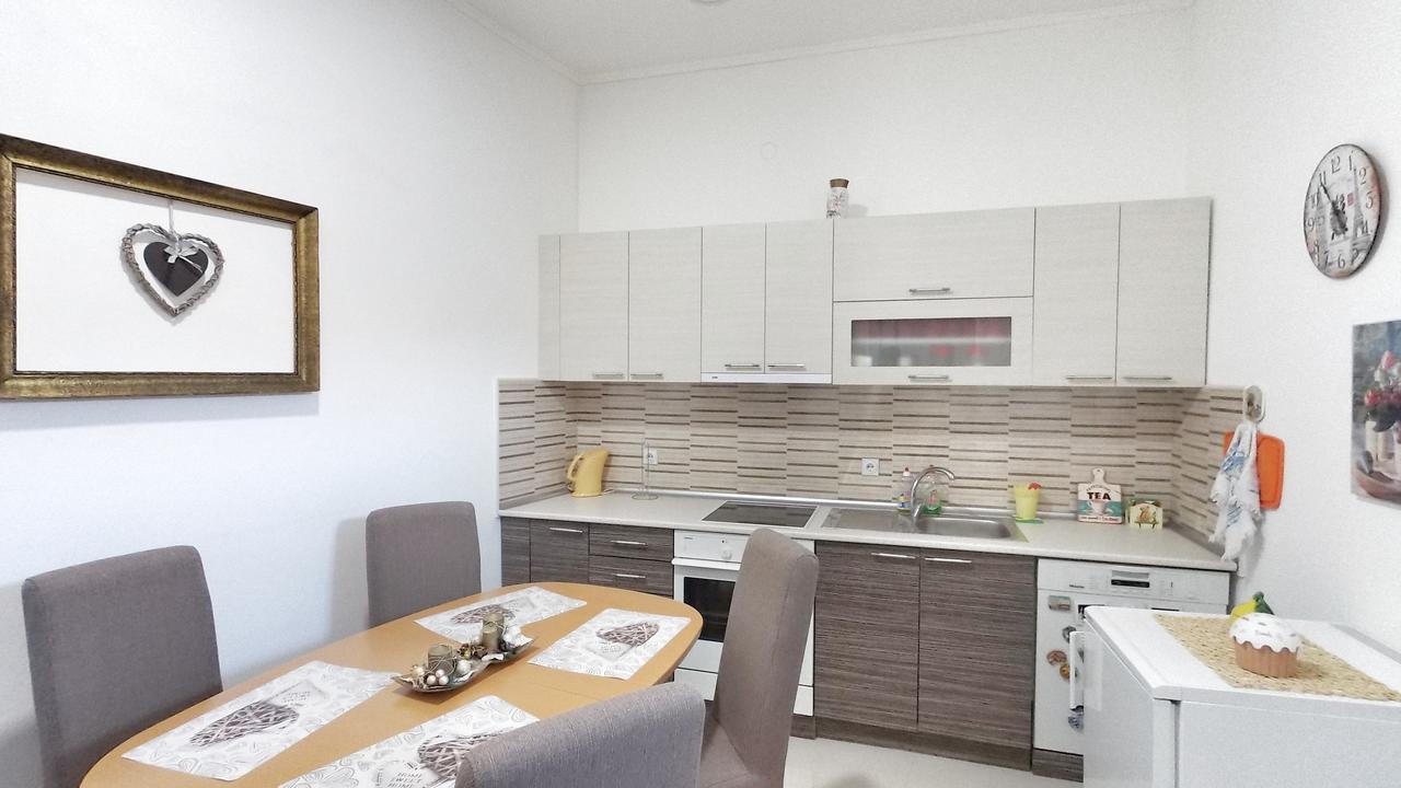 Apartment Milijana Subotica Exteriör bild